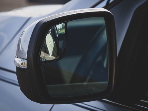 Used 2015 Ford Edge Titanium image 12