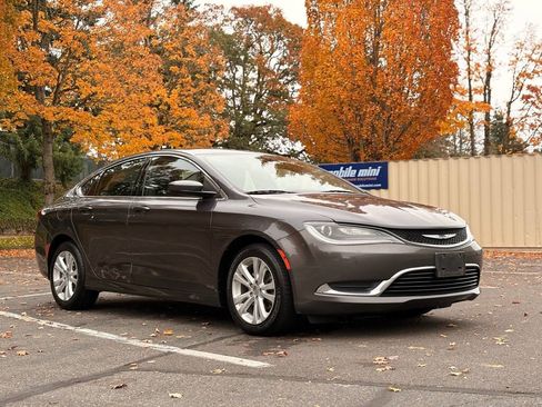 Used 2015 Chrysler 200 Limited image 7