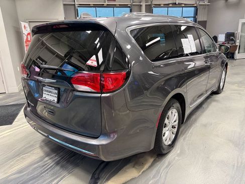 Used 2018 Chrysler Pacifica Touring-L Plus FWD image 30