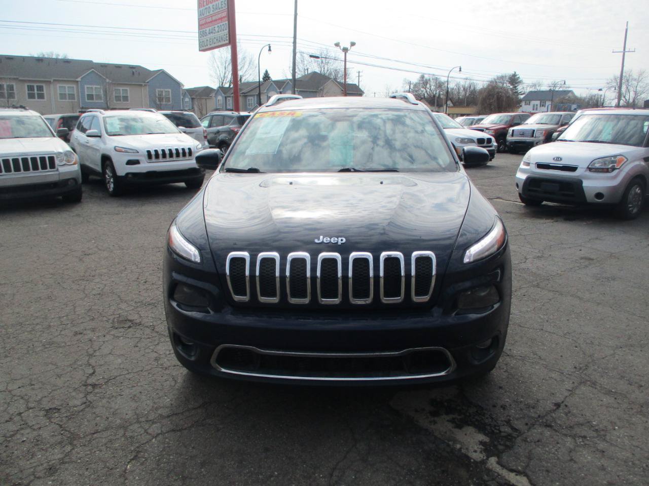 Used 2015 Jeep Cherokee Limited AWD/4WD image 3