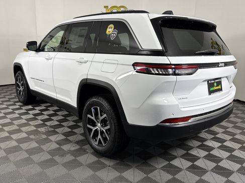 New 2025 Jeep Grand Cherokee Limited w/ Trailer Tow Package AWD/4WD image 6