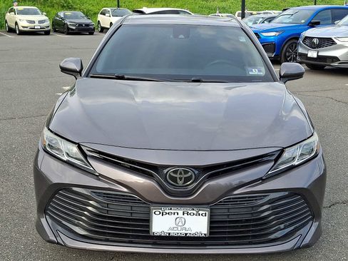 Used 2019 Toyota Camry LE FWD image 2