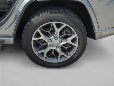 Used 2021 Jeep Grand Cherokee Overland image 24