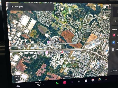 Used 2022 Tesla Model S Plaid image 16