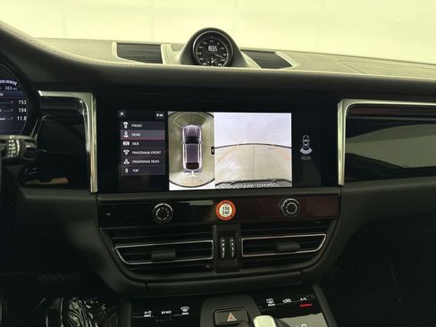 Certified 2026 Porsche Macan Turbo AWD/4WD image 30