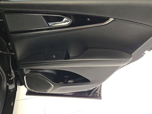 Used 2023 Lincoln Nautilus AWD w/ Premium Package image 6