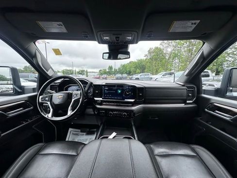 Used 2024 Chevrolet Silverado 3500 LT w/ All Star Edition AWD/4WD image 2
