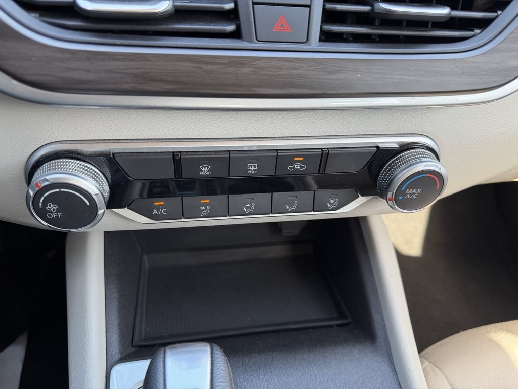 Used 2025 Nissan Altima 2.5 SV FWD image 24