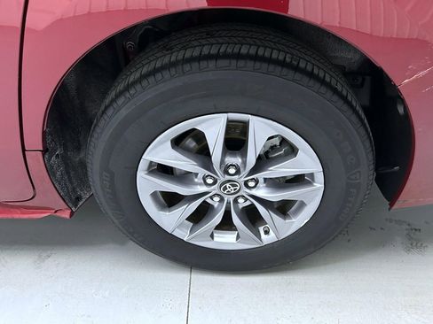 Used 2024 Toyota Sienna LE image 23