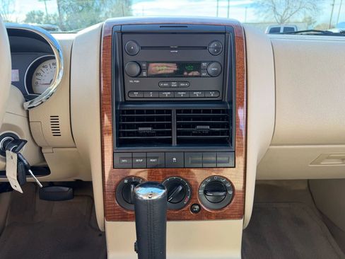 Used 2006 Ford Explorer Eddie Bauer image 11