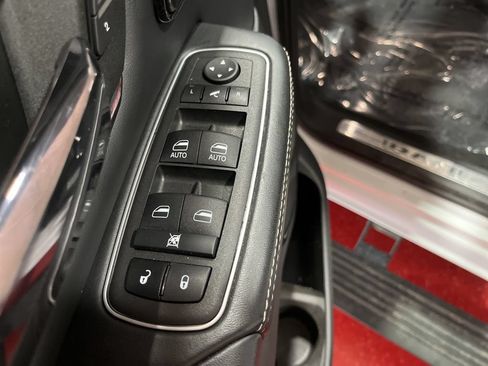 Used 2023 RAM 1500 Limited AWD/4WD image 13