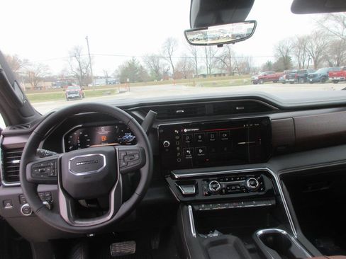 New 2026 GMC Sierra 2500 Denali Ultimate image 17