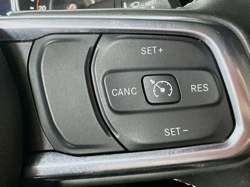 Used 2022 Jeep Wrangler Unlimited Sahara w/ LED Lighting Group AWD/4WD image 23