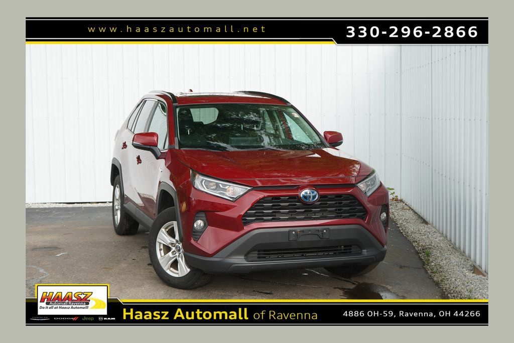 Used 2019 Toyota RAV4 XLE w/ Convenience Package AWD/4WD image 1