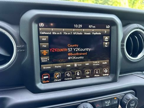 Used 2022 Jeep Wrangler Unlimited Rubicon 4xe w/ Cold Weather Group AWD/4WD image 19