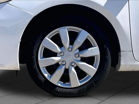 Used 2013 Toyota Corolla LE FWD image 10