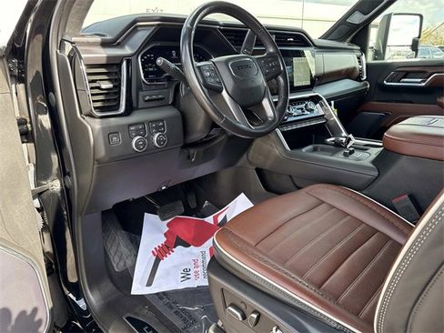 Used 2024 GMC Sierra 2500 Denali Ultimate image 9