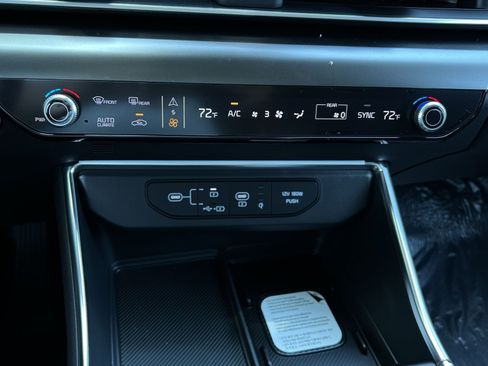 New 2026 Kia Carnival SX w/ SX Dark Edition Package FWD image 26