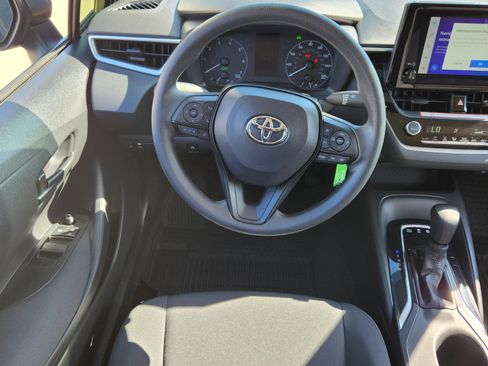 Certified 2025 Toyota Corolla LE image 6