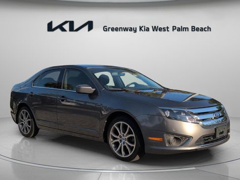 Used 2010 Ford Fusion SE image 1