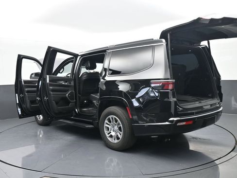 Used 2024 Jeep Wagoneer 2WD image 70