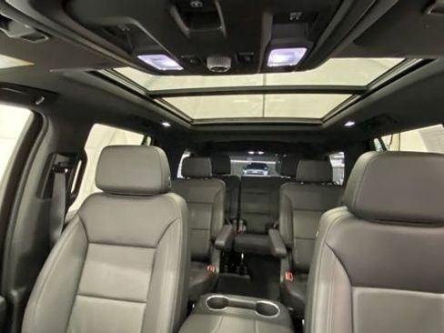 Used 2025 Chevrolet Tahoe Z71 w/ Comfort Package image 30