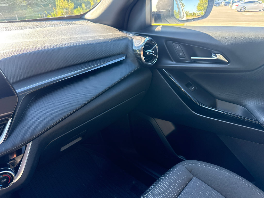 Used 2026 Chevrolet Equinox LT FWD image 17