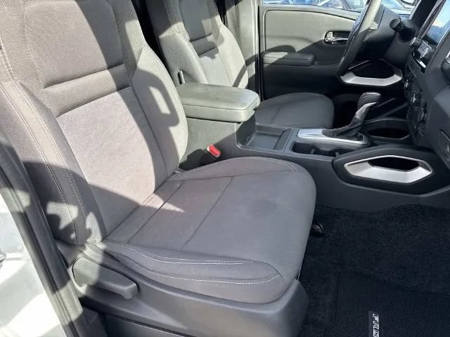 Used 2022 Nissan Frontier SV AWD/4WD image 25