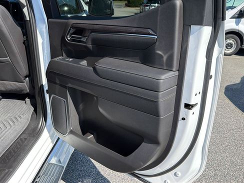 Used 2023 Chevrolet Silverado 1500 LTZ AWD/4WD image 16