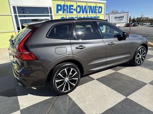 Used 2025 Volvo XC60 B5 Plus image 10