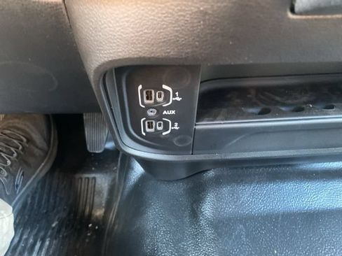 New 2024 RAM 3500 Tradesman w/ Chrome Appearance Group AWD/4WD image 17