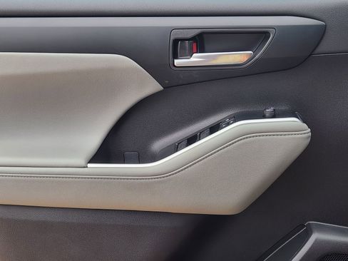 New 2026 Toyota Highlander XLE AWD/4WD image 21