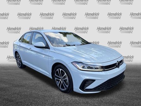 Used 2026 Volkswagen Jetta Sport FWD image 2