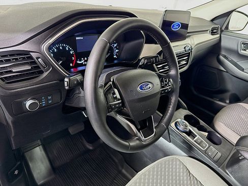 Used 2021 Ford Escape SE w/ SE Sport Appearance Package AWD/4WD image 9