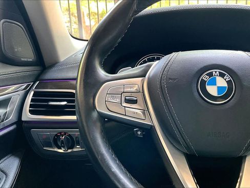 Used 2018 BMW 740i RWD image 23