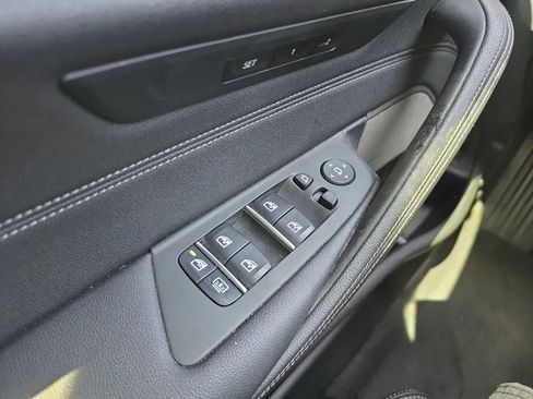 Used 2021 BMW 530i w/ Premium Package RWD image 24