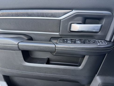 Used 2024 RAM 3500 Big Horn image 17