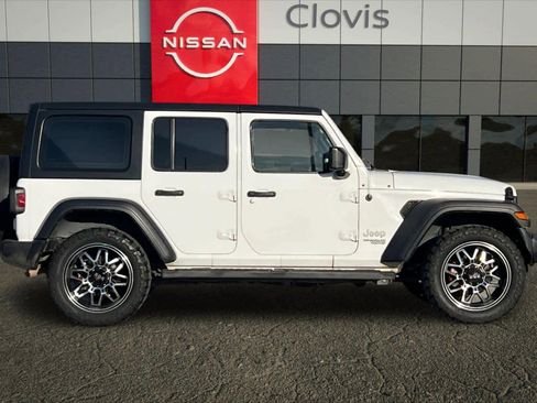 Used 2018 Jeep Wrangler Unlimited Sport image 9