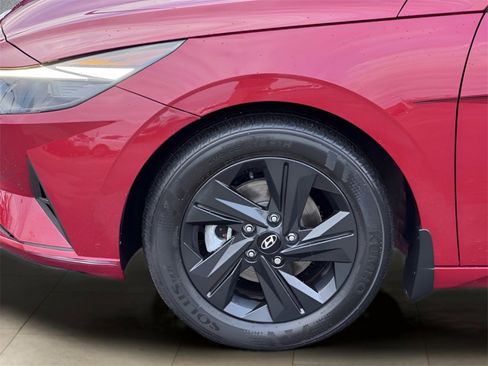 Used 2023 Hyundai Elantra SEL image 35