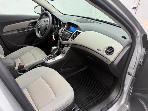 Used 2016 Chevrolet Cruze LT FWD image 29