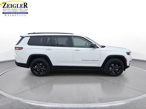 Used 2023 Jeep Grand Cherokee L Altitude image 4