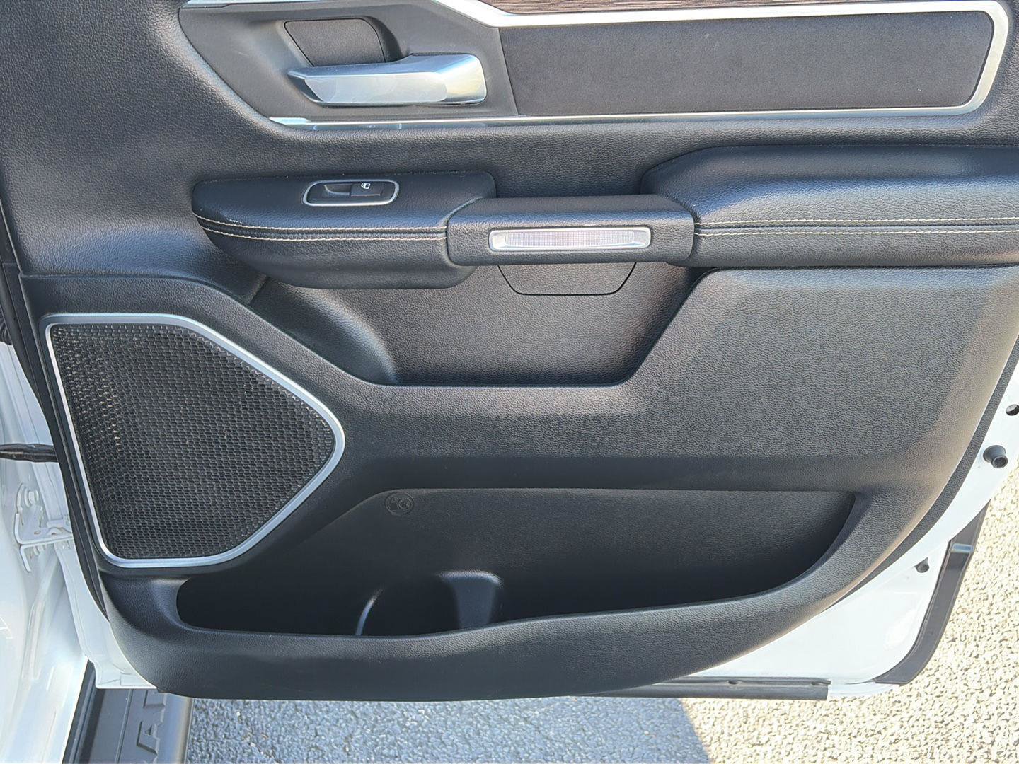 Used 2020 RAM 1500 Laramie AWD/4WD image 18