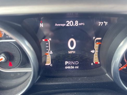 Used 2020 Jeep Wrangler Unlimited Sahara image 3