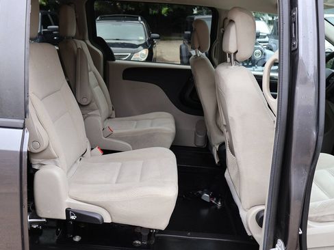 Used 2017 Dodge Grand Caravan SE w/ Power Window Group FWD image 28