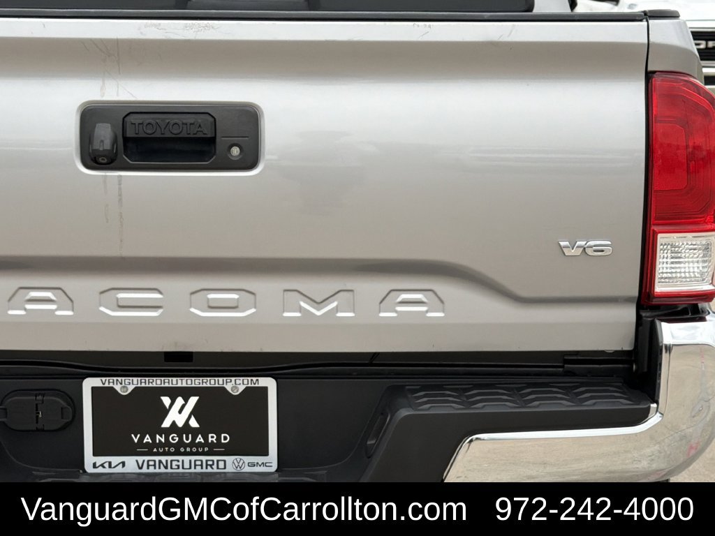 Used 2017 Toyota Tacoma SR5 w/ Tow Package RWD image 8