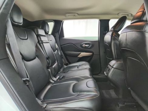 Used 2017 Jeep Cherokee Latitude w/ True North Edition AWD/4WD image 27