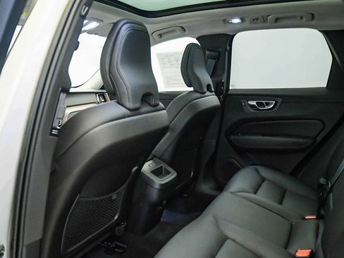 Certified 2023 Volvo XC60 B5 Plus w/ Climate Package AWD/4WD image 19