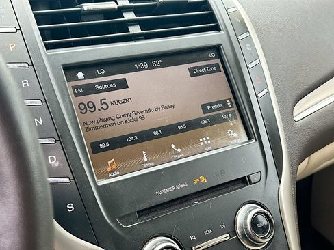 Used 2018 Lincoln MKC Premiere FWD image 13