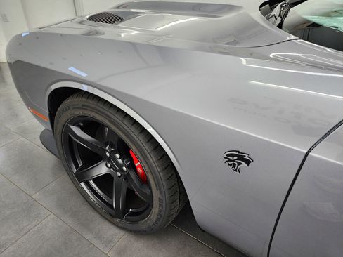 Used 2017 Dodge Challenger SRT Hellcat RWD image 32