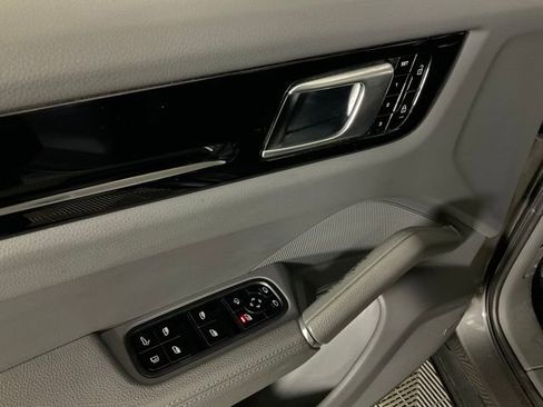 Used 2020 Porsche Cayenne E-Hybrid image 27